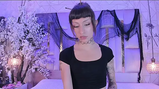 MadisonWood01 online show from 11-25-25, 04:56