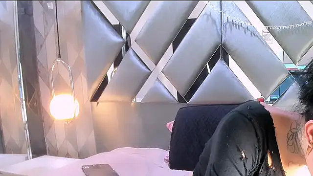 MadisonWood01 online show from 04-19-26, 06:24