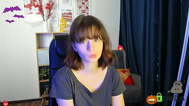 Snapshot of Alina_Mills chatting on 10-29-25, 08:49 Alina Mills online show from 10-29-25, 08:49