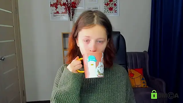 Snapshot of Alina_Mills chatting on 11-17-25, 09:04 Alina Mills online show from 11-17-25, 09:04