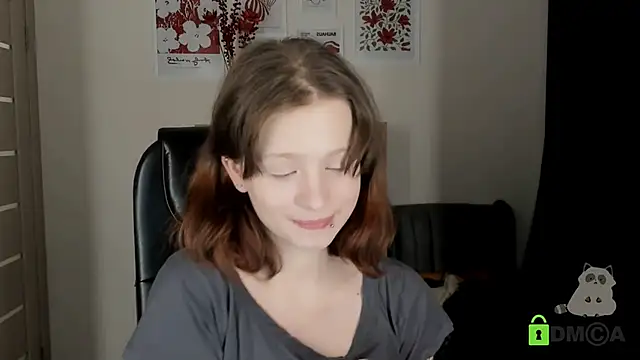 Snapshot of Alina_Mills chatting on 11-28-25, 08:06 Alina Mills online show from 11-28-25, 08:06