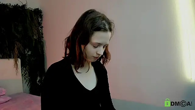 Snapshot of Alina_Mills chatting on 11-30-25, 09:46 Alina Mills online show from 11-30-25, 09:46