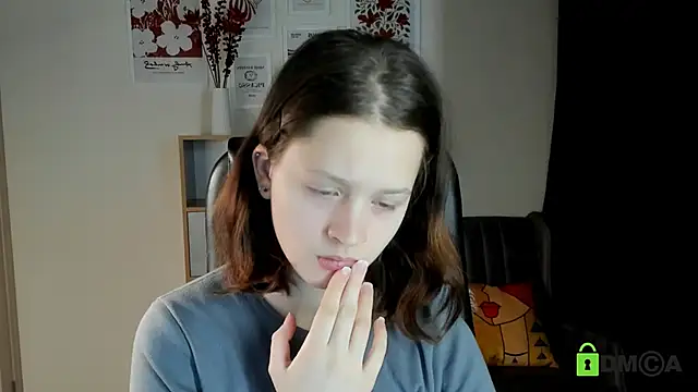 Snapshot of Alina_Mills chatting on 12-05-25, 08:34 Alina Mills online show from 12-05-25, 08:34