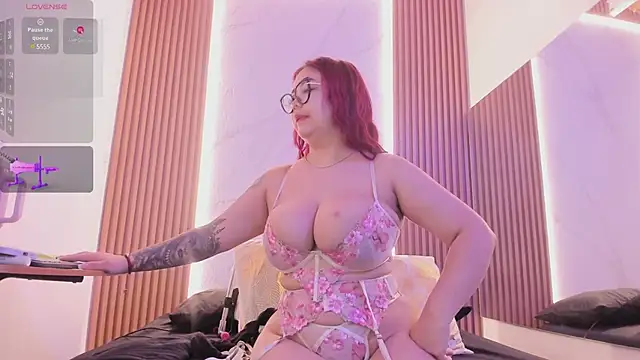 Snapshot of juicy_led_ chatting on 01-23-25, 11:26 juicy led online show from 01-23-25, 11:26