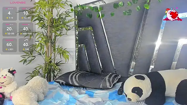 Snapshot of Black_Rose2 chatting on 02-07-25, 02:47 Black Rose2 online show from 02-07-25, 02:47