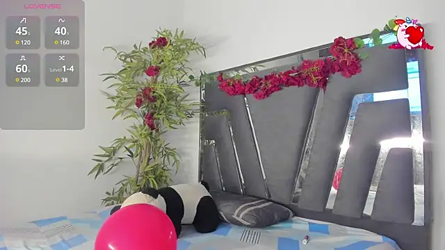 Snapshot of Black_Rose2 chatting on 02-21-25, 11:33 Black Rose2 online show from 02-21-25, 11:33