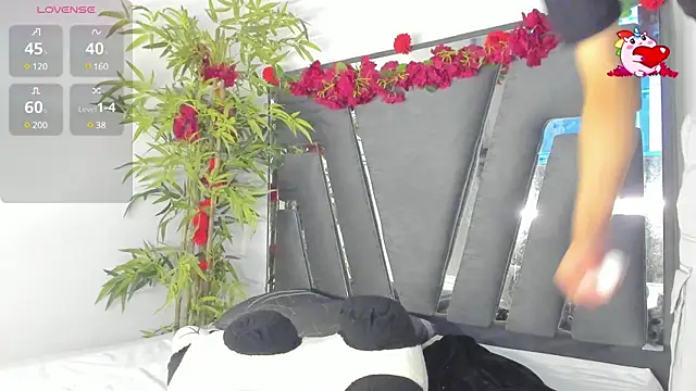 Snapshot of Black_Rose2 chatting on 03-06-25, 11:47 Black Rose2 online show from 03-06-25, 11:47