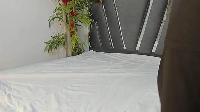 Snapshot of Black_Rose2 chatting on 03-14-25, 11:45 Black Rose2 online show from 03-14-25, 11:45