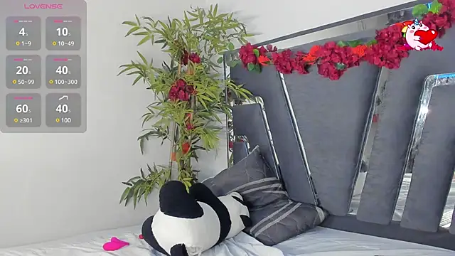 Snapshot of Black_Rose2 chatting on 03-21-25, 05:45 Black Rose2 online show from 03-21-25, 05:45