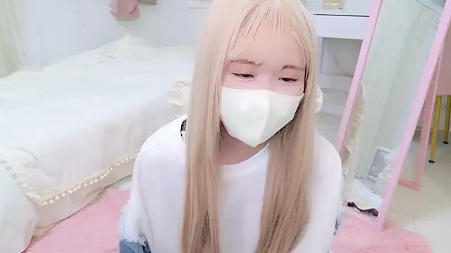 Snapshot of Sayuringo_ chatting on 03-11-25, 02:29 Sayuringo online show from 03-11-25, 02:29