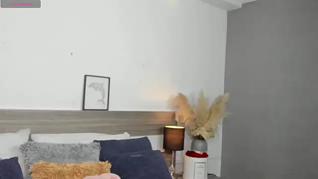 SaraaJhonsonn online show from 04-24-26, 02:19