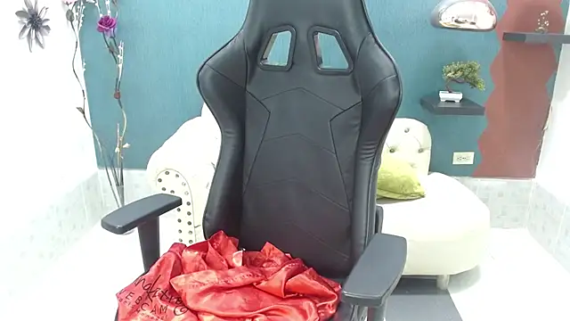 Melikasweetz online show from 02-14-25, 08:48