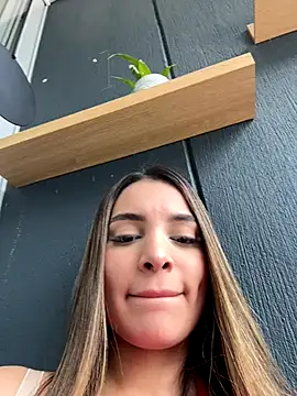 VictoriaNoah  online show from 11-08-25, 05:12