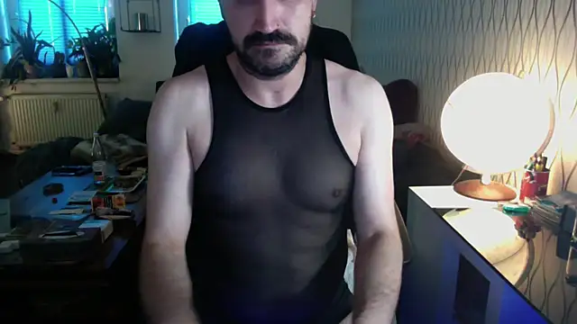 Snapshot of tomz0819 chatting on 06-19-26, 04:17 tomz0819 online show from 06-19-26, 04:17