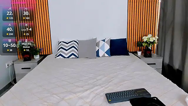 MiaBecky online show from 04-23-26, 12:29