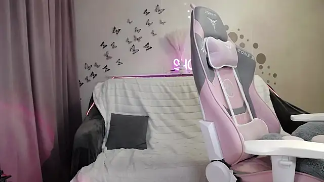 Snapshot of SweetCupcaks chatting on 03-13-25, 04:45 SweetCupcaks online show from 03-13-25, 04:45