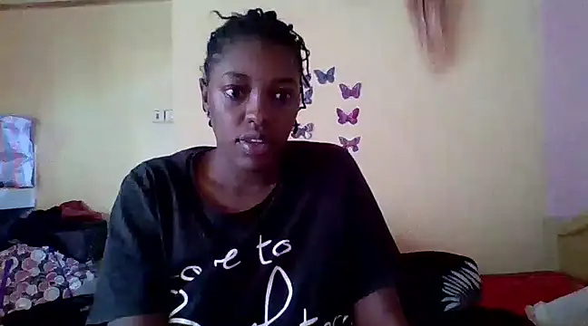 Snapshot of Zara_Twilight chatting on 02-08-25, 01:01 Zara Twilight online show from 02-08-25, 01:01