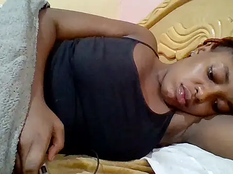 Snapshot of Zara_Twilight chatting on 12-16-25, 01:27 Zara Twilight online show from 12-16-25, 01:27