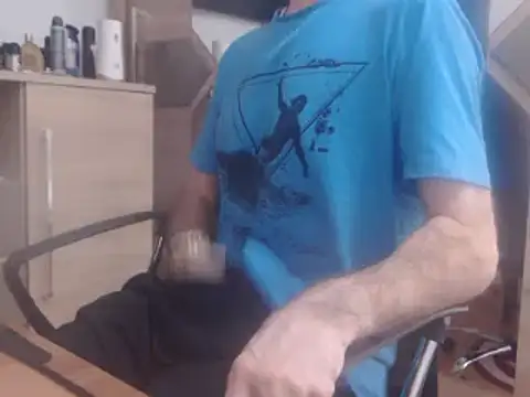 uncutguy01 online show from 02-05-25, 12:27