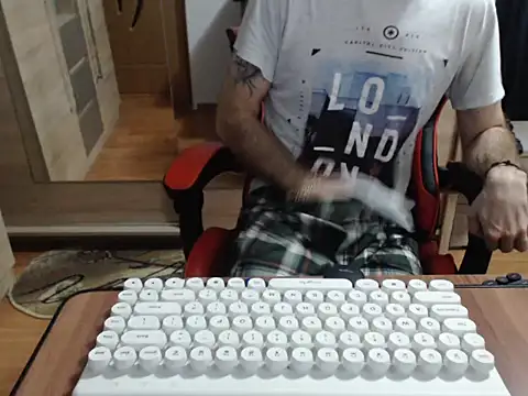 uncutguy01 online show from 10-19-25, 05:19
