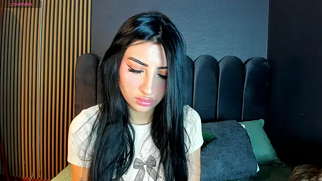 Snapshot of Nicolette_ks_ chatting on 11-25-25, 04:34 Nicolette ks online show from 11-25-25, 04:34