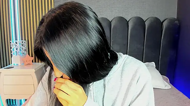 Nicolette ks  online show from 03-25-26, 04:29