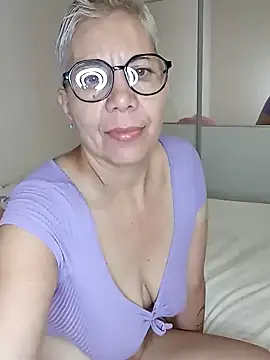 luz bella online show from 12-31-24, 02:40