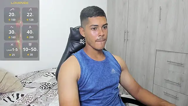 Snapshot of Iamdylan777 chatting on 11-11-25, 11:49 Iamdylan777 online show from 11-11-25, 11:49