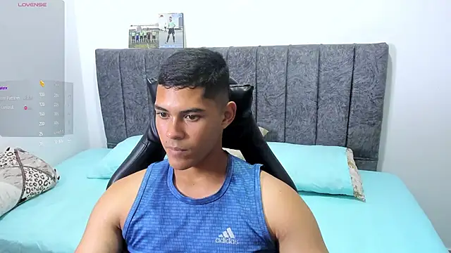 Snapshot of Iamdylan777 chatting on 11-26-25, 07:48 Iamdylan777 online show from 11-26-25, 07:48