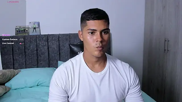 Snapshot of Iamdylan777 chatting on 11-27-25, 10:23 Iamdylan777 online show from 11-27-25, 10:23