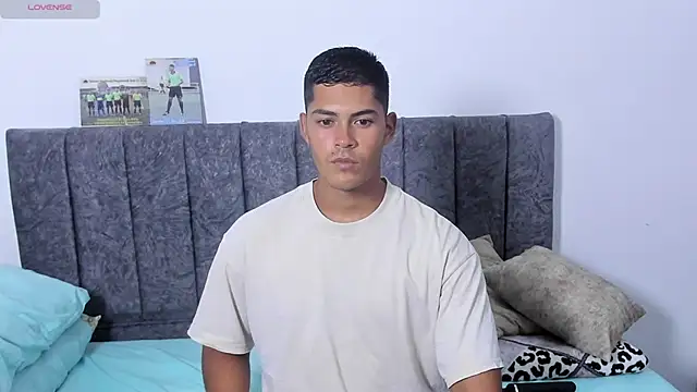 Snapshot of Iamdylan777 chatting on 12-01-25, 08:14 Iamdylan777 online show from 12-01-25, 08:14