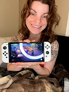 Snapshot of wildefaye chatting on 10-13-25, 02:11 wildefaye online show from 10-13-25, 02:11