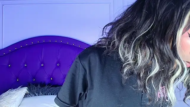 Snapshot of sarah_banks1 chatting on 06-25-26, 11:04 sarah banks1 online show from 06-25-26, 11:04