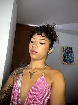 Snapshot of abby_dove17 chatting on 12-16-25, 02:00 abby dove17 online show from 12-16-25, 02:00