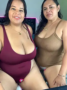 Snapshot of twocurvylatins chatting on 05-17-26, 03:30 twocurvylatins online show from 05-17-26, 03:30