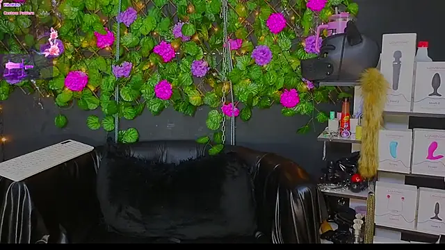 Snapshot of Sweett_Mollyy chatting on 05-23-26, 07:56 Sweett Mollyy online show from 05-23-26, 07:56