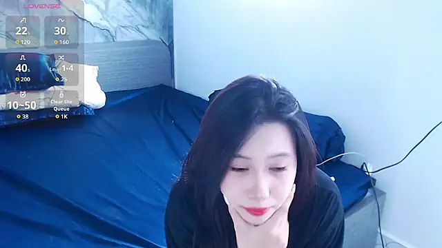 Lin SiYee online show from 10-28-25, 04:27