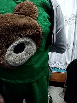 Haralushiaaa online show from 12-15-25, 04:33