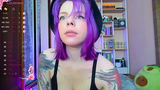 Snapshot of milky__way__ chatting on 03-21-25, 10:50 milky way online show from 03-21-25, 10:50