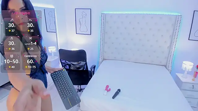 Coco Balenciaga  online show from 02-04-25, 03:15