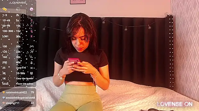 Snapshot of littleebluee chatting on 01-07-25, 03:03 littleebluee online show from 01-07-25, 03:03
