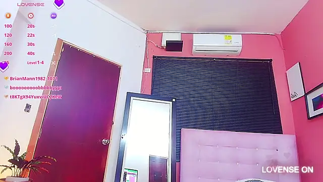 Snapshot of littleebluee chatting on 01-18-25, 09:34 littleebluee online show from 01-18-25, 09:34