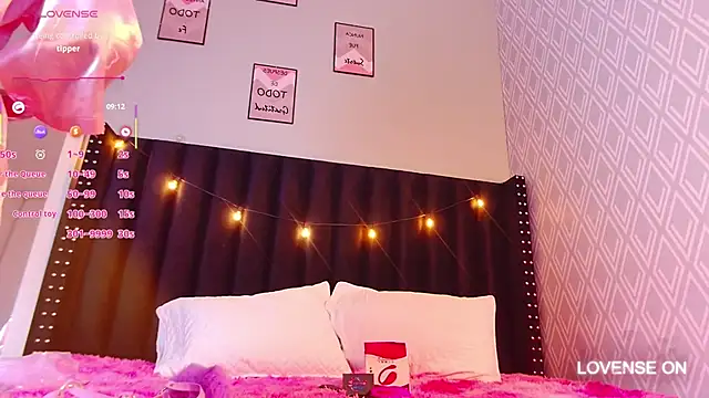 Snapshot of littleebluee chatting on 02-08-25, 03:08 littleebluee online show from 02-08-25, 03:08