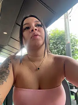 Pretty Isadora online show from 11-30-25, 05:39