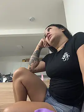 Pretty Isadora online show from 04-21-26, 01:42