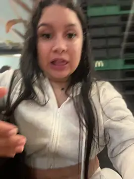 Pretty Isadora online show from 04-25-26, 07:55