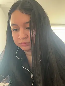 Pretty Isadora online show from 04-26-26, 06:49