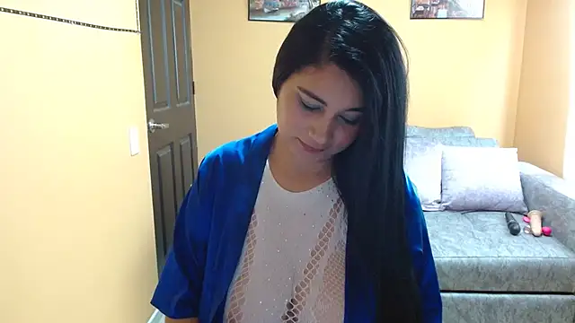 Snapshot of Kerly_Lopez chatting on 02-08-25, 03:21 Kerly Lopez online show from 02-08-25, 03:21