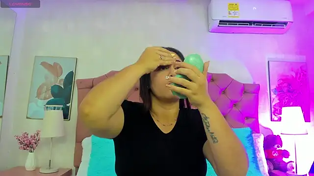 ThyaraJhons online show from 04-25-26, 11:57