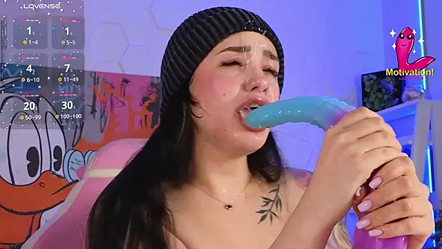 Snapshot of EvaCanton chatting on 01-13-25, 12:24 EvaCanton online show from 01-13-25, 12:24